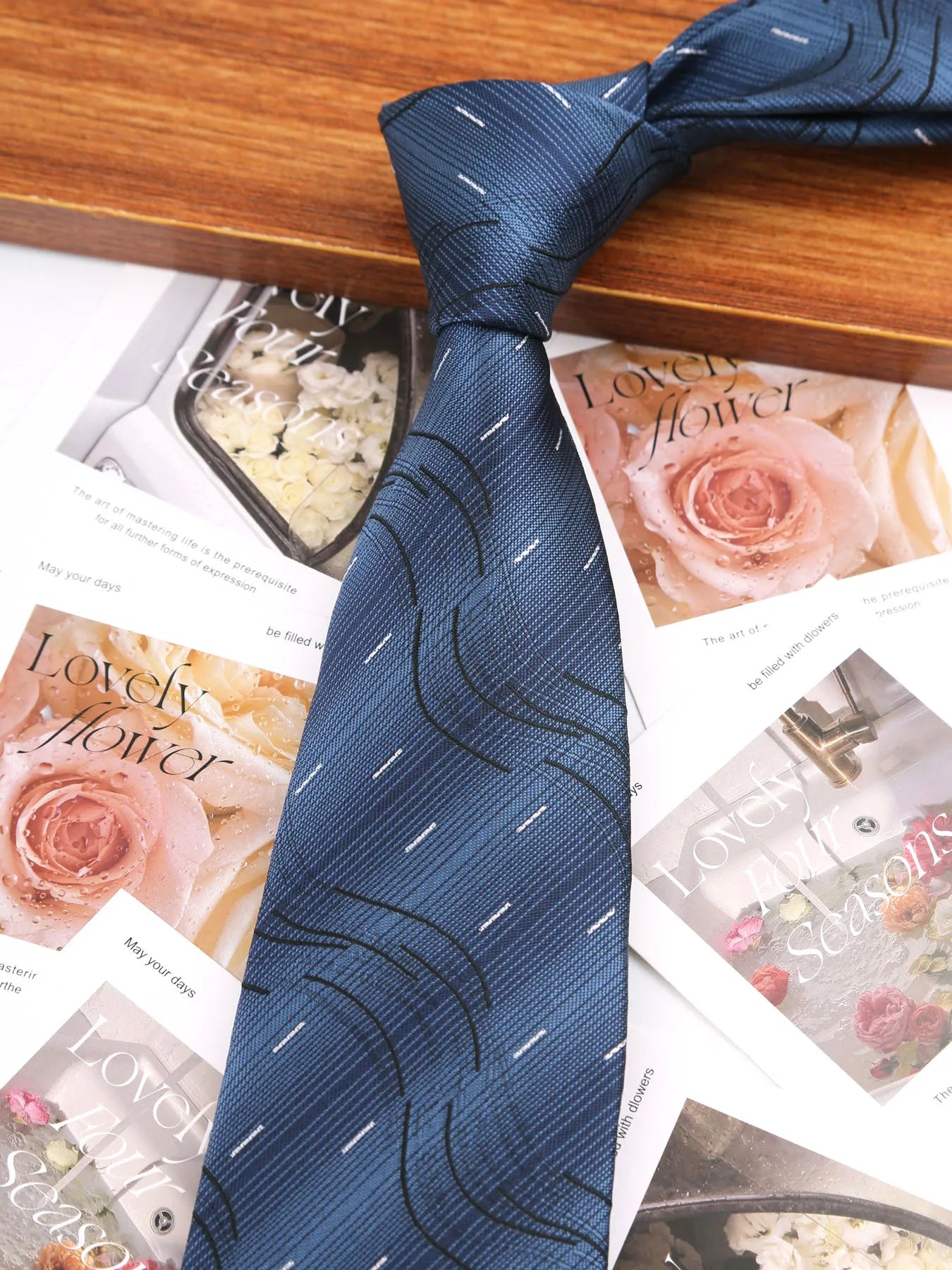 Elegant Blue Pink Striped 8 cm Men Tie For Men Suit Accessories Wedding Workplace Birthday Party Outfit