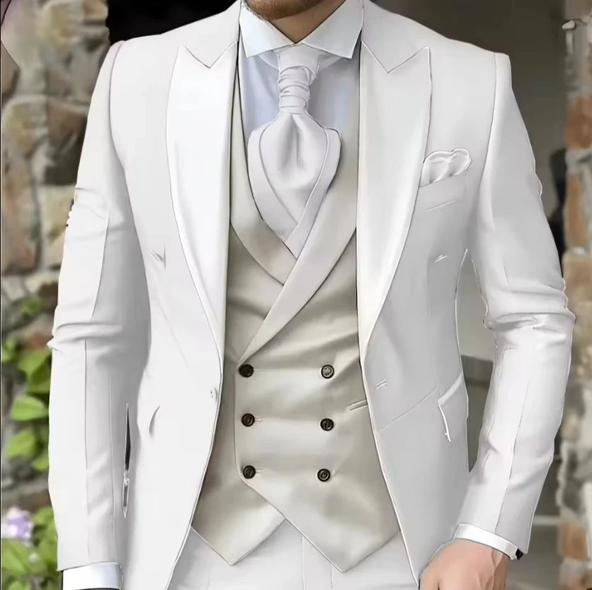 Men Suit White Classic 3 Pieces Wedding Suits Set Fashion Men Business Tuxedo Peaked Lapel Groomsmen Blazer Pants Vest