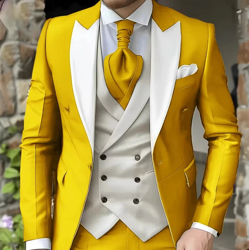 Men Suit White Classic 3 Pieces Wedding Suits Set Fashion Men Business Tuxedo Peaked Lapel Groomsmen Blazer Pants Vest