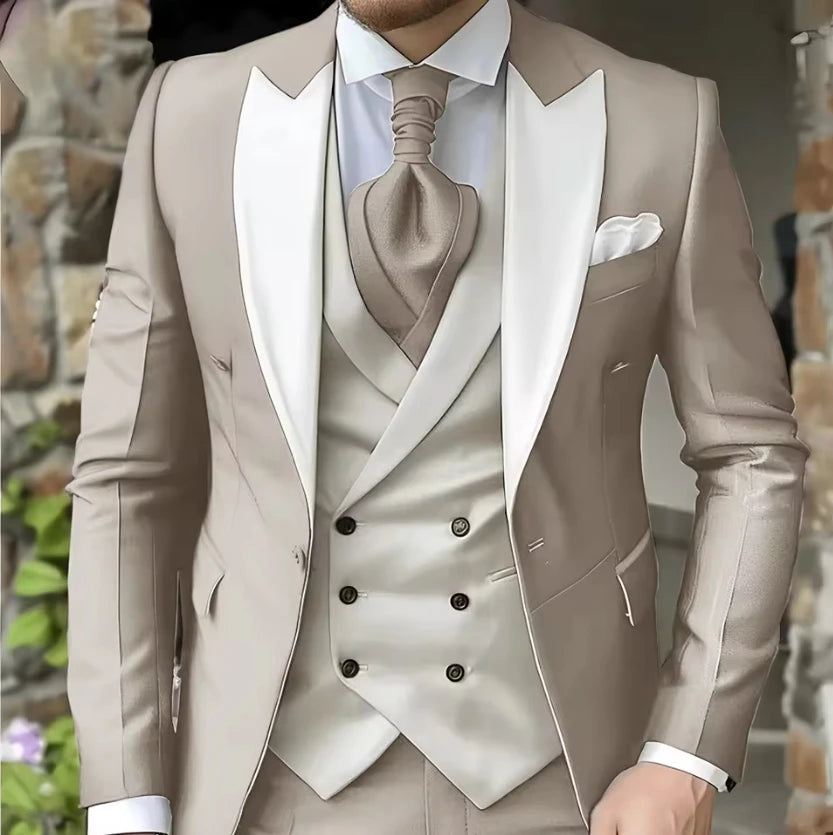 Men Suit White Classic 3 Pieces Wedding Suits Set Fashion Men Business Tuxedo Peaked Lapel Groomsmen Blazer Pants Vest