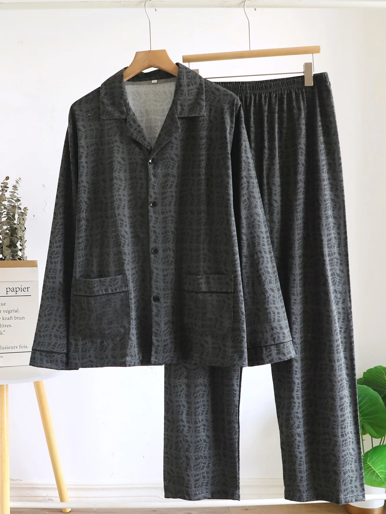 【Casual Homewear】Men's Versatile Pajama Set That Can Be Worn Outside, Long-Sleeved Top and Long Pants, Suitable for All Seasons