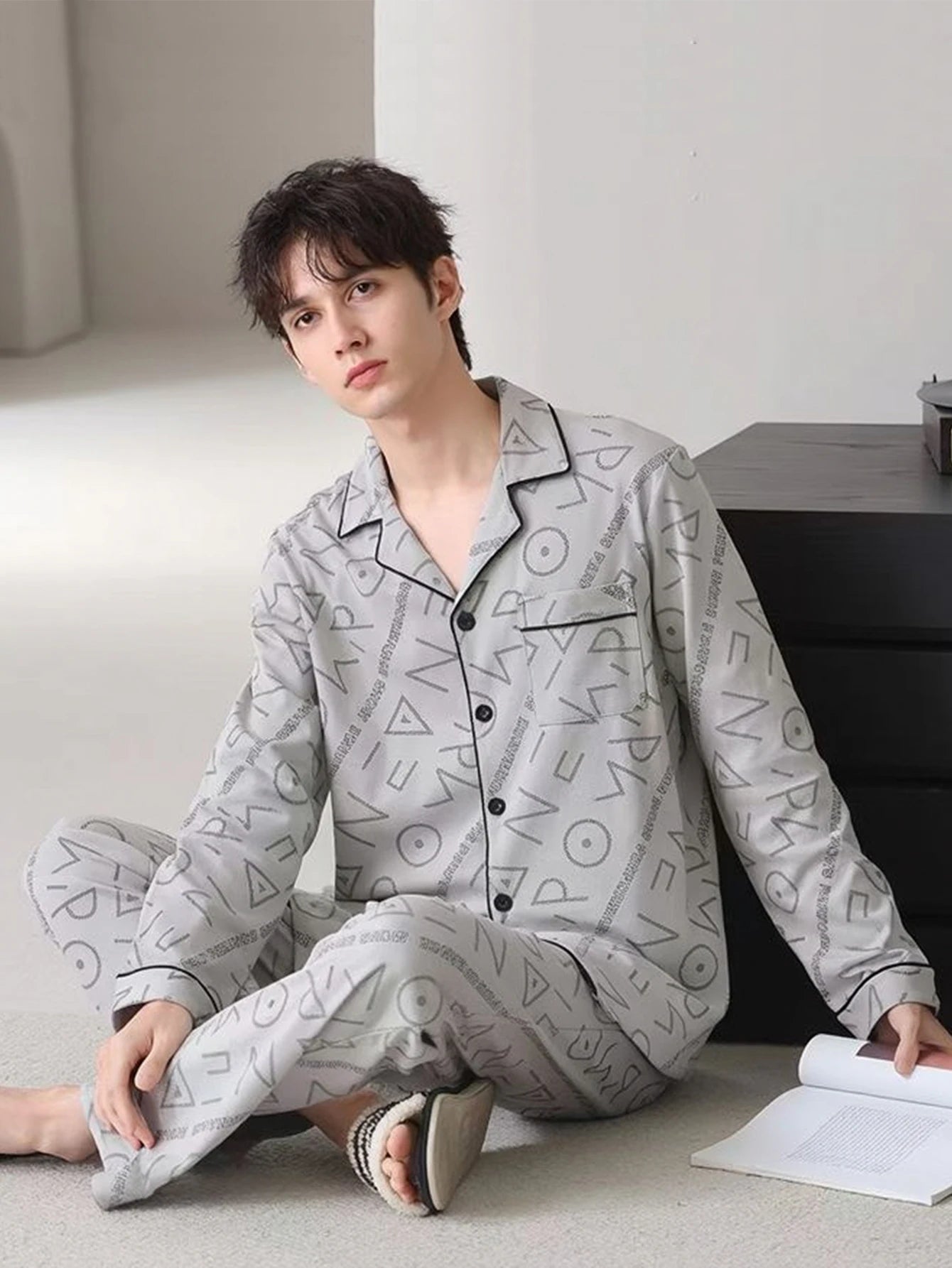 【Casual Homewear】Men's Versatile Pajama Set That Can Be Worn Outside, Long-Sleeved Top and Long Pants, Suitable for All Seasons